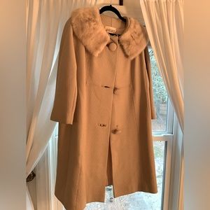 VINTAGE Fur Collar Coat